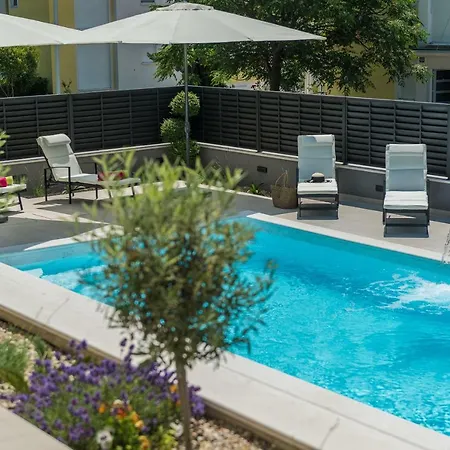 Franica Apartment *