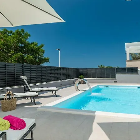 Apartment Franica *
