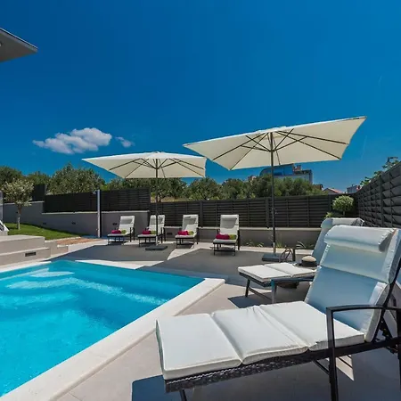 Apartament Franica